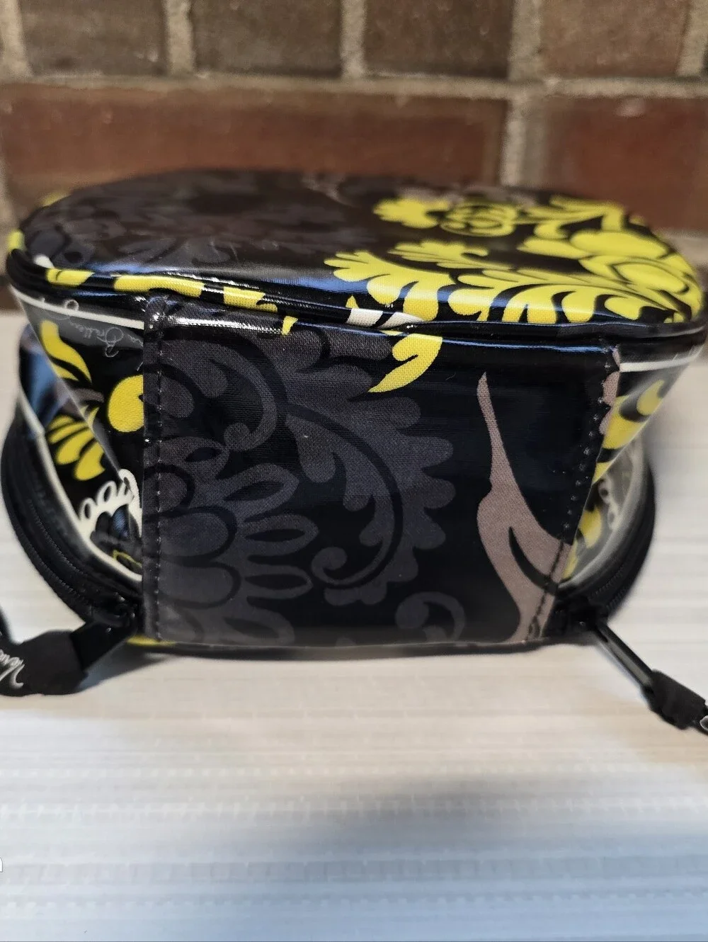 Vera Bradley Baroque Hatbox ROUND Cosmetic Travel Makeup Tote Bag VINYL
